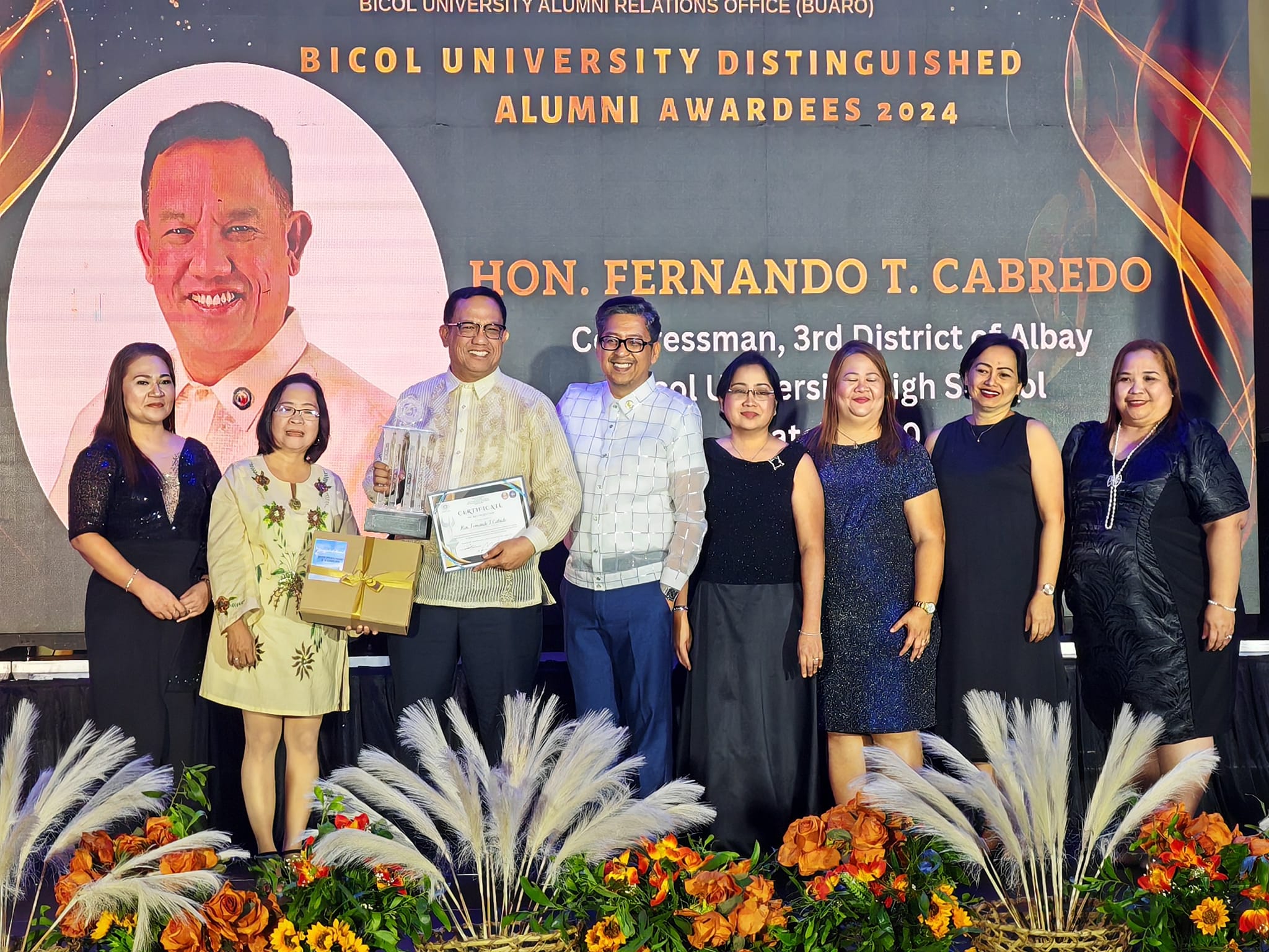 ALBAY 3RD DISTRICT CONGRESSMAN DIDI CABREDO RECEIVES DISTINGUISHED ALUMNI AWARD FROM BICOL UNIVERSITY